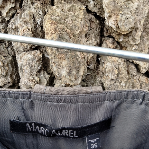 ⬇️ Price Drop! ⬇️Marc Aurel skirt in size 36 - Picture 3 of 3